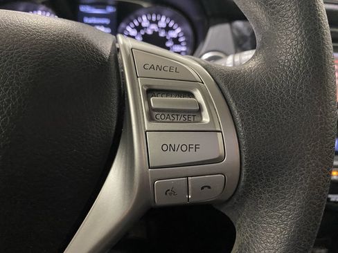 Used 2015 Nissan Rogue SV FWD image 11