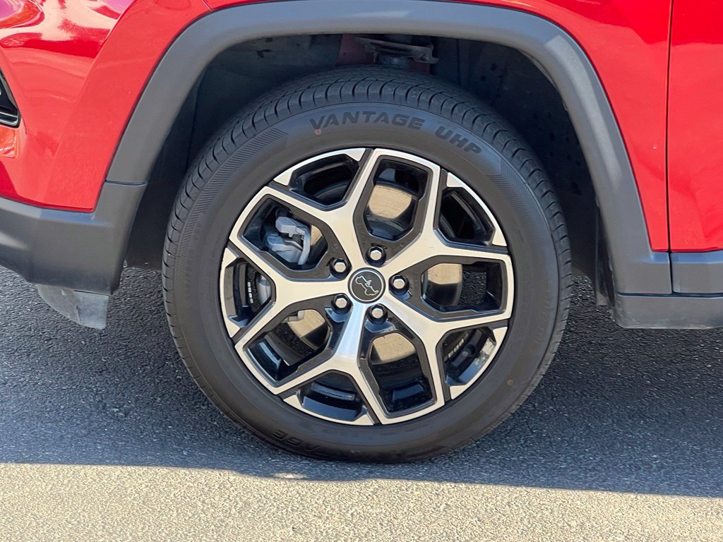 Used 2025 Jeep Compass Limited AWD/4WD image 14