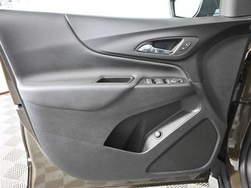 Used 2024 Chevrolet Equinox LT AWD/4WD image 18