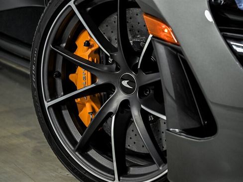 Used 2019 McLaren 720S RWD image 4