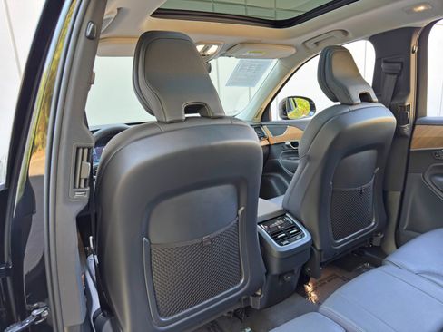 Used 2025 Volvo XC90 B6 Plus w/ Protection Package Premier image 37