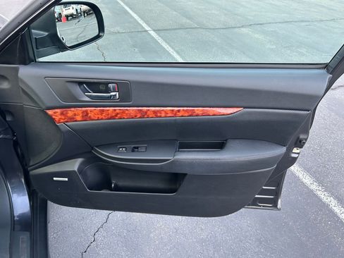 Used 2011 Subaru Outback 2.5i Limited image 26