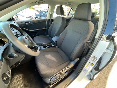 Used 2016 Volkswagen Jetta S image 11