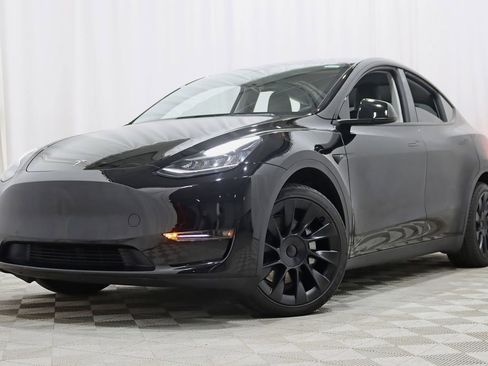 Used 2022 Tesla Model Y Long Range AWD/4WD image 7