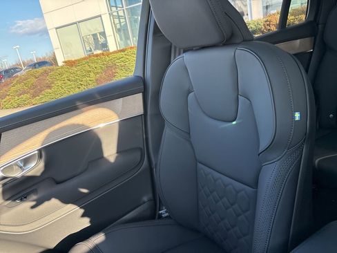 New 2026 Volvo XC90 B6 Plus w/ Protection Package Premier AWD/4WD image 33