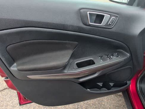 Used 2018 Ford EcoSport SE image 21