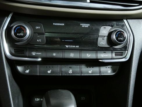 Used 2019 Hyundai Santa Fe AWD image 29
