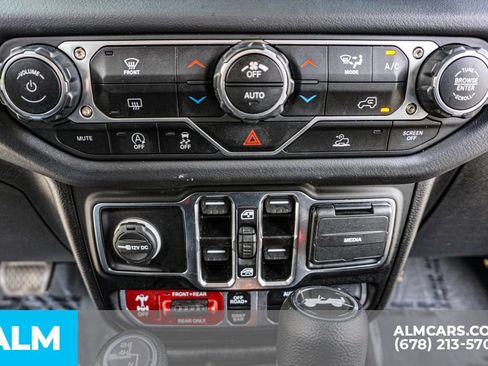 Used 2025 Jeep Wrangler Unlimited Rubicon AWD/4WD image 43