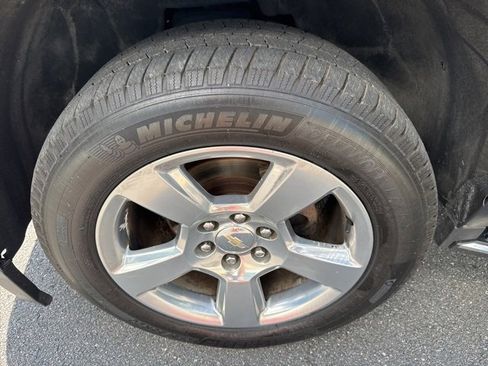 Certified 2020 Chevrolet Suburban Premier w/ Premier 6.2L Value Package image 39