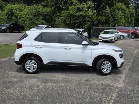 Used 2020 Hyundai Venue SEL FWD image 28