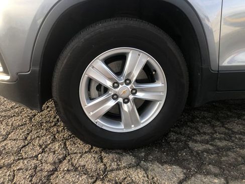 Used 2019 Chevrolet Trax LT w/ LT Convenience Package image 26
