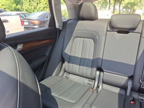 Used 2023 Audi Q5 2.0T Premium Plus w/ Premium Plus Package AWD/4WD image 12