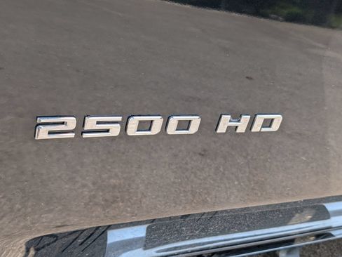 Used 2024 Chevrolet Silverado 2500 LT AWD/4WD image 10