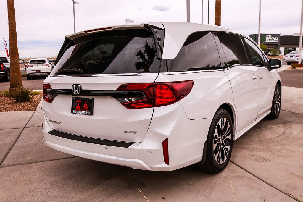 Used 2025 Honda Odyssey Elite image 4