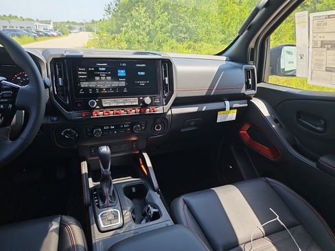 New 2026 Nissan Frontier PRO-4X w/ Pro Premium Package AWD/4WD image 19