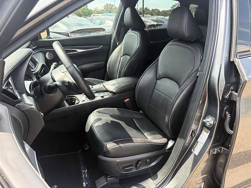 Used 2023 INFINITI QX50 Sport AWD/4WD image 13