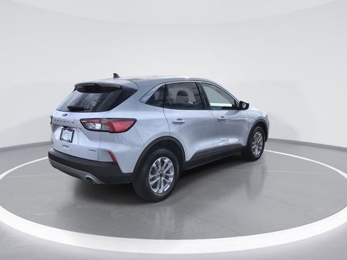 Used 2022 Ford Escape SE image 8
