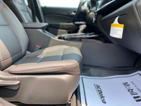New 2026 Chevrolet Trax RS w/ Sunroof Package FWD image 11