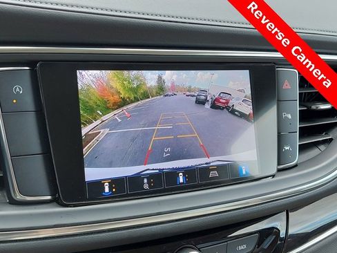 Used 2023 Buick Enclave Essence image 11