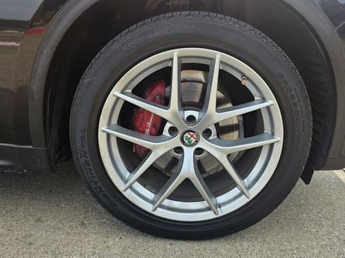 Used 2019 Alfa Romeo Stelvio Ti Sport w/ Quick Order Package 22S Sport image 17