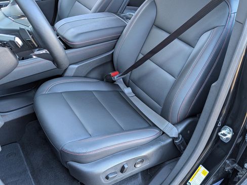 Used 2025 Chevrolet Traverse Z71 w/ Driver Confidence Package image 16