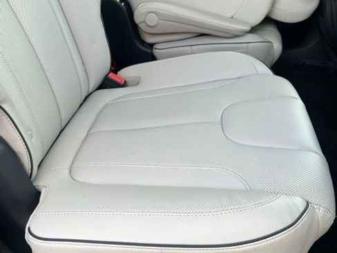 Used 2024 Hyundai Palisade Limited image 8