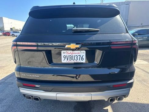 Used 2026 Chevrolet Traverse LT FWD image 6