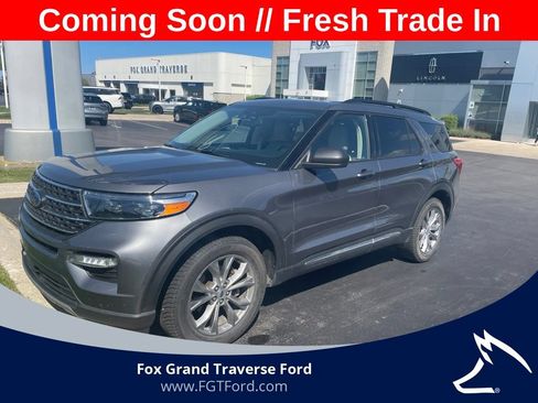 Used 2022 Ford Explorer XLT w/ Equipment Group 202A AWD/4WD image 1