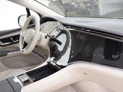 New 2026 Mercedes-Benz EQS 400 4MATIC SUV image 15