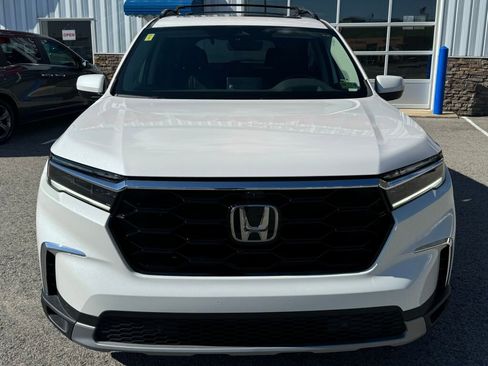 Used 2023 Honda Pilot Elite image 2