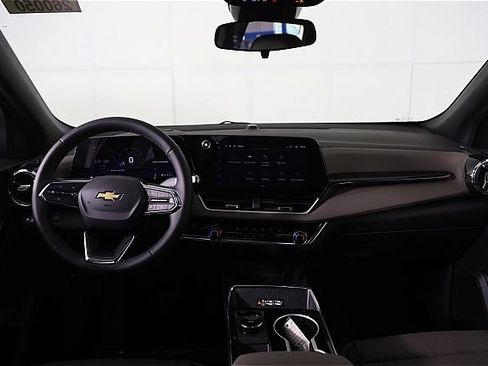 New 2026 Chevrolet Equinox LT w/ Convenience Package II image 9