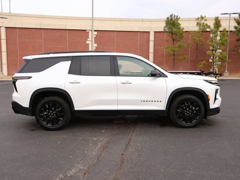 Certified 2024 Chevrolet Traverse LT w/ Enhanced Driving Package image 33