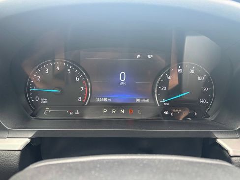 Used 2022 Ford Explorer XLT w/ Class IV Trailer Tow Package AWD/4WD image 10