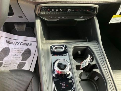 New 2026 Jeep Cherokee Overland w/ Advanced Pro Tech Group AWD/4WD image 19
