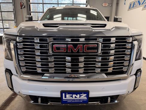 Used 2024 GMC Sierra 2500 Denali w/ Denali Reserve Package image 3