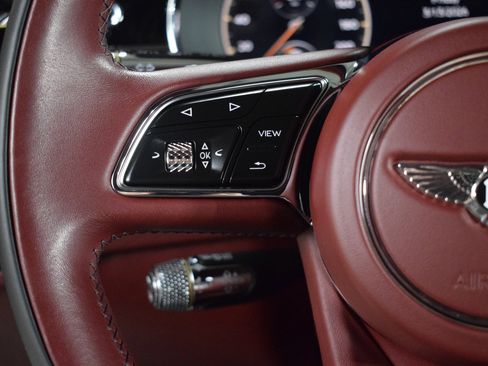 Used 2023 Bentley Flying Spur V8 image 29
