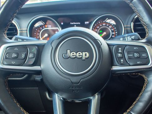 Used 2021 Jeep Gladiator Overland AWD/4WD image 15