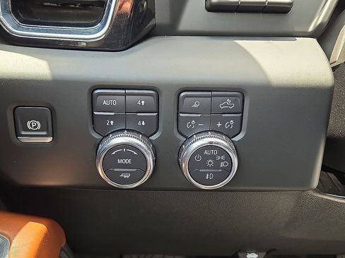Used 2024 GMC Sierra 1500 Denali Ultimate AWD/4WD image 27