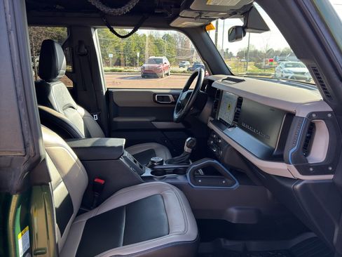 Used 2023 Ford Bronco Wildtrak image 18