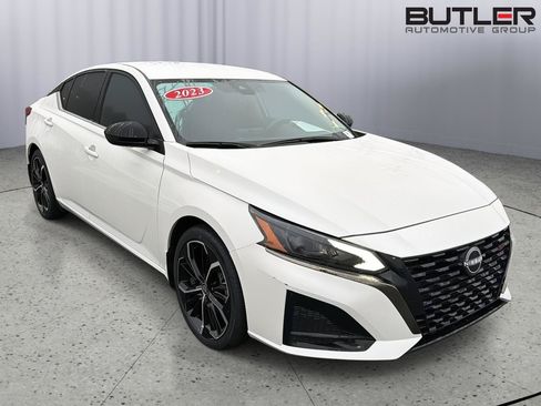 Used 2023 Nissan Altima 2.5 SR FWD image 8