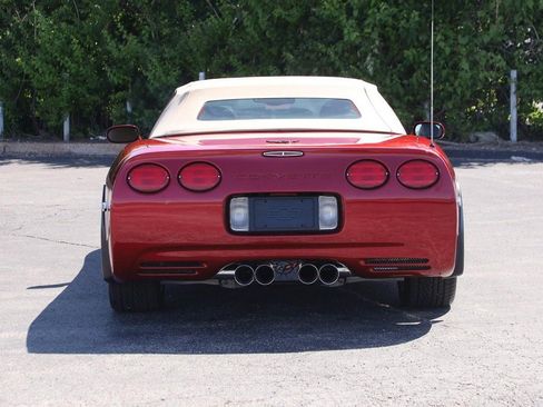 Used 2004 Chevrolet Corvette Convertible w/ Preferred Equipment Group RWD image 6