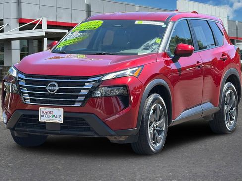 Used 2025 Nissan Rogue SV AWD/4WD image 8