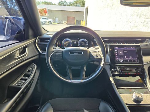 Used 2023 Jeep Grand Cherokee Altitude AWD/4WD image 34