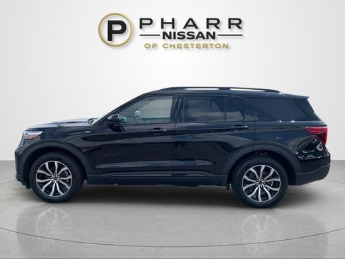 Used 2023 Ford Explorer ST-Line AWD/4WD image 2