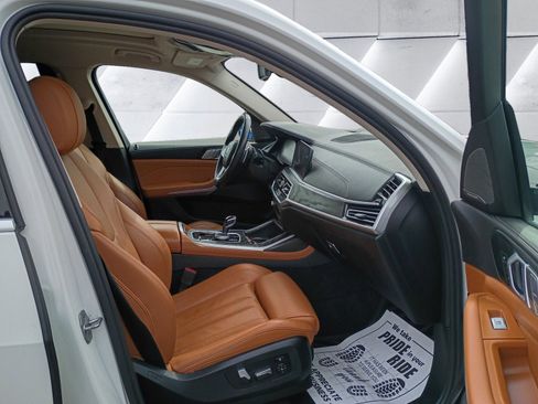 Used 2022 BMW X7 xDrive40i w/ Premium Package image 16