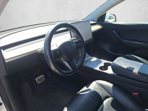 Used 2021 Tesla Model Y Long Range AWD/4WD image 9