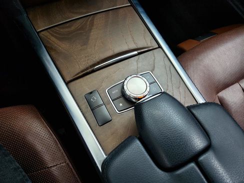 Used 2014 Mercedes-Benz E 350 Sedan image 19