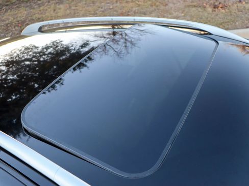 Used 2017 INFINITI QX50 2WD w/ Premium Plus Package image 9