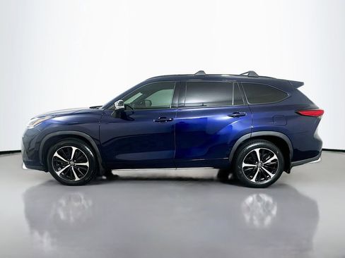 Used 2022 Toyota Highlander XSE FWD image 8