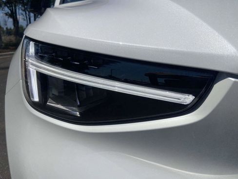 New 2026 Volvo XC40 B5 Plus w/ Protection Package Premier image 4